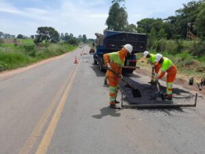 ATENÇÃO MOTORISTAS ÀS OBRAS DE INTERDIÇÃO PARCIAL OU TOTAL DAS FAIXAS DAS RODOVIAS